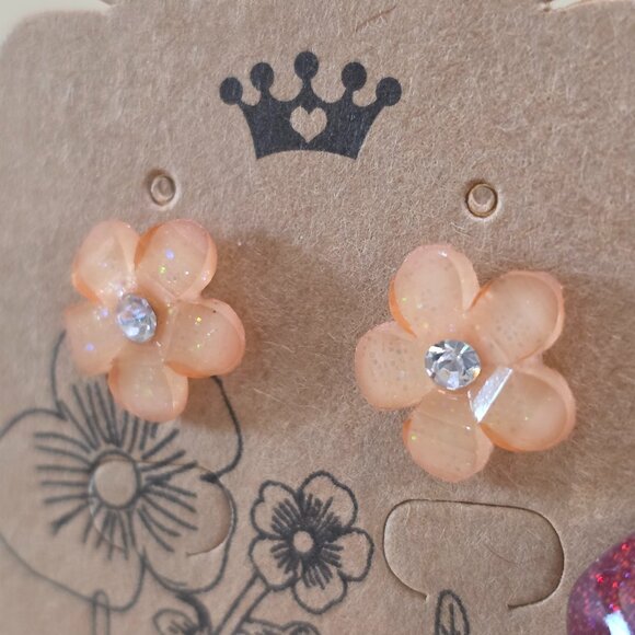 NOS Glitter Peach Faceted Petal Center Rhinestone Flower Stud Pierced Earrings - Picture 2 of 11